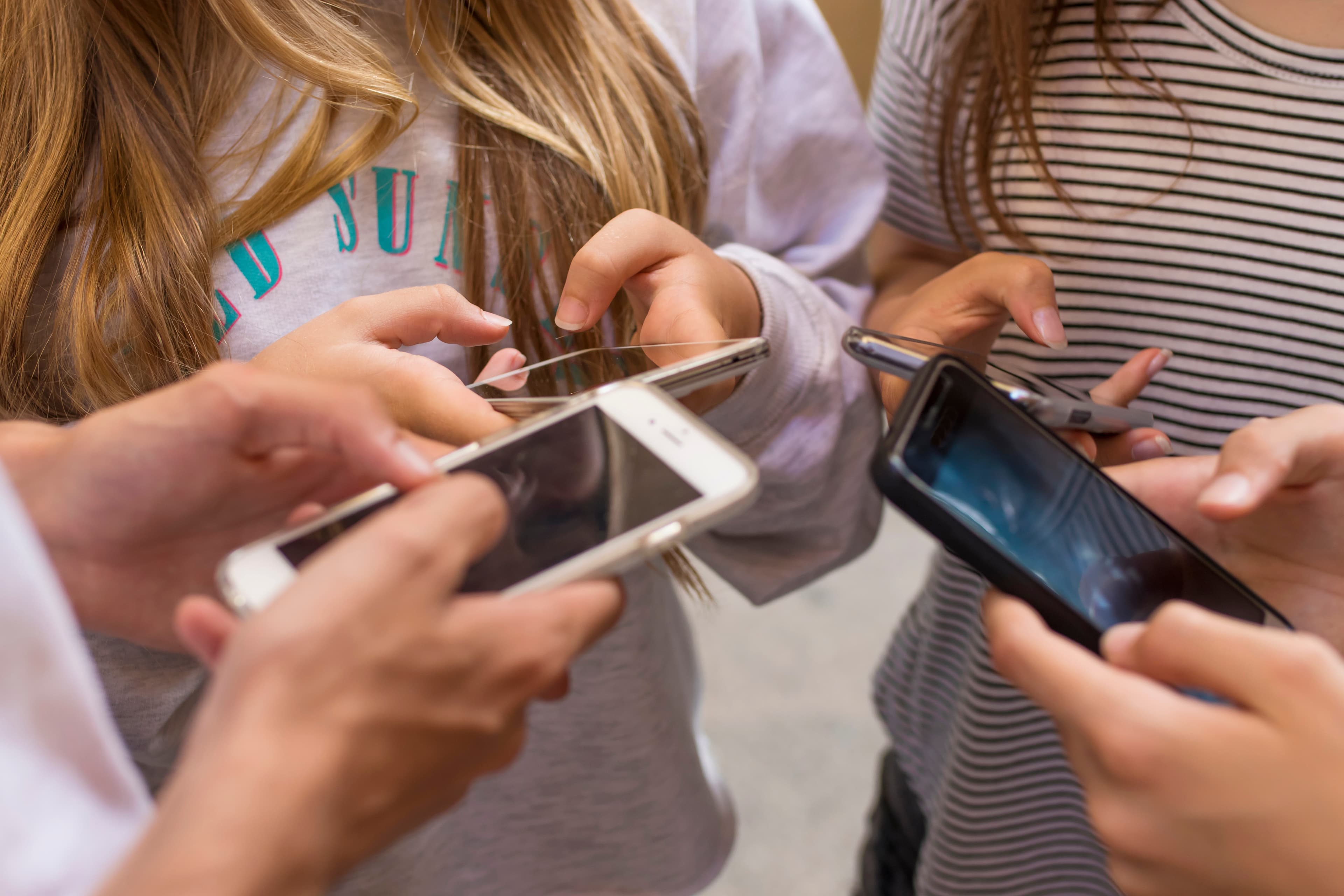 Social media a dobrostan nastolatków. Nie za dużo, nie za mało?